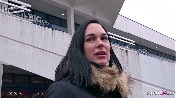 GERMAN SCOUT – 37 Jahre junge Maus auf Berliner Markt abgeschleppt und bei Model Job gefickt